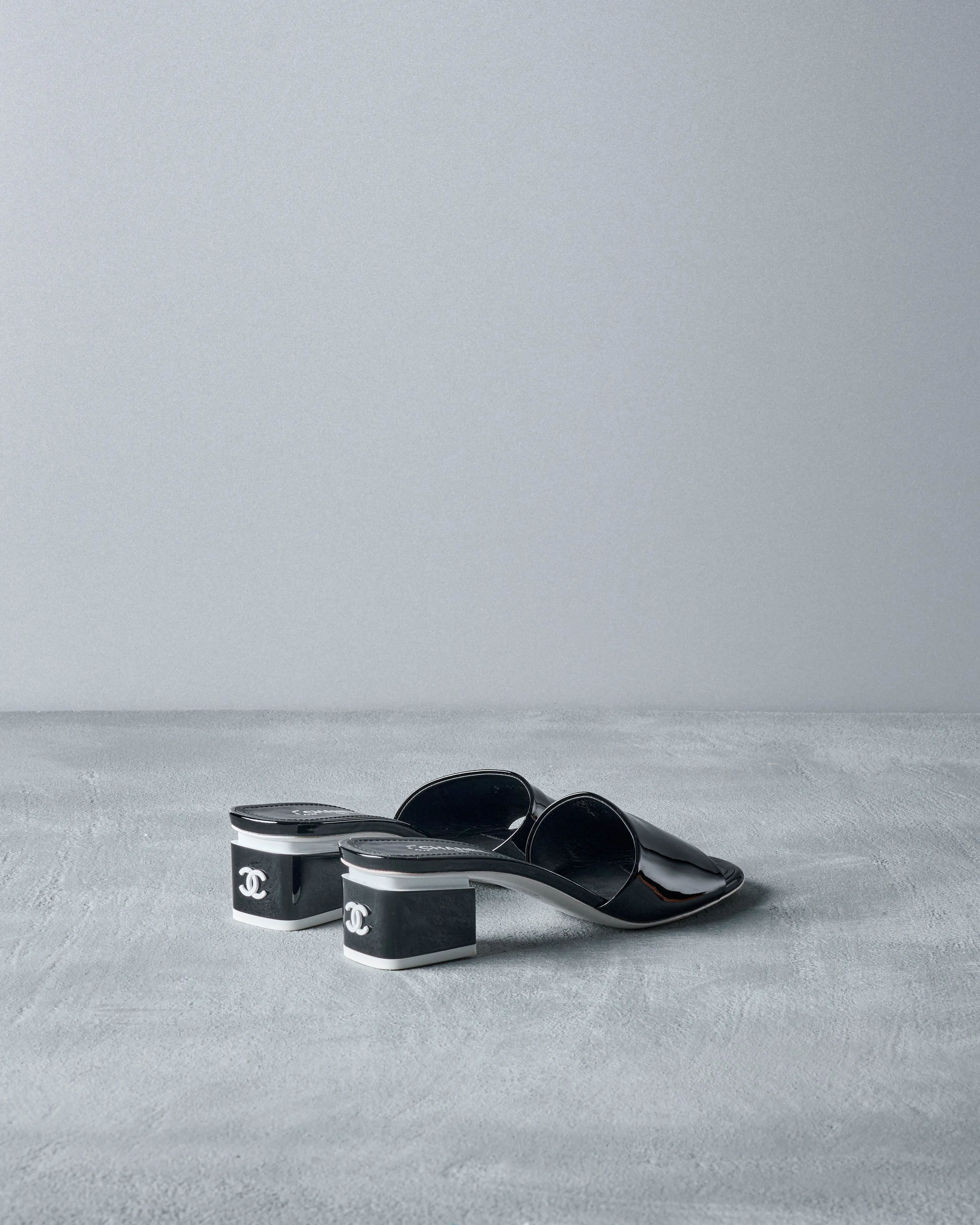 Chanel 22C Patent mules