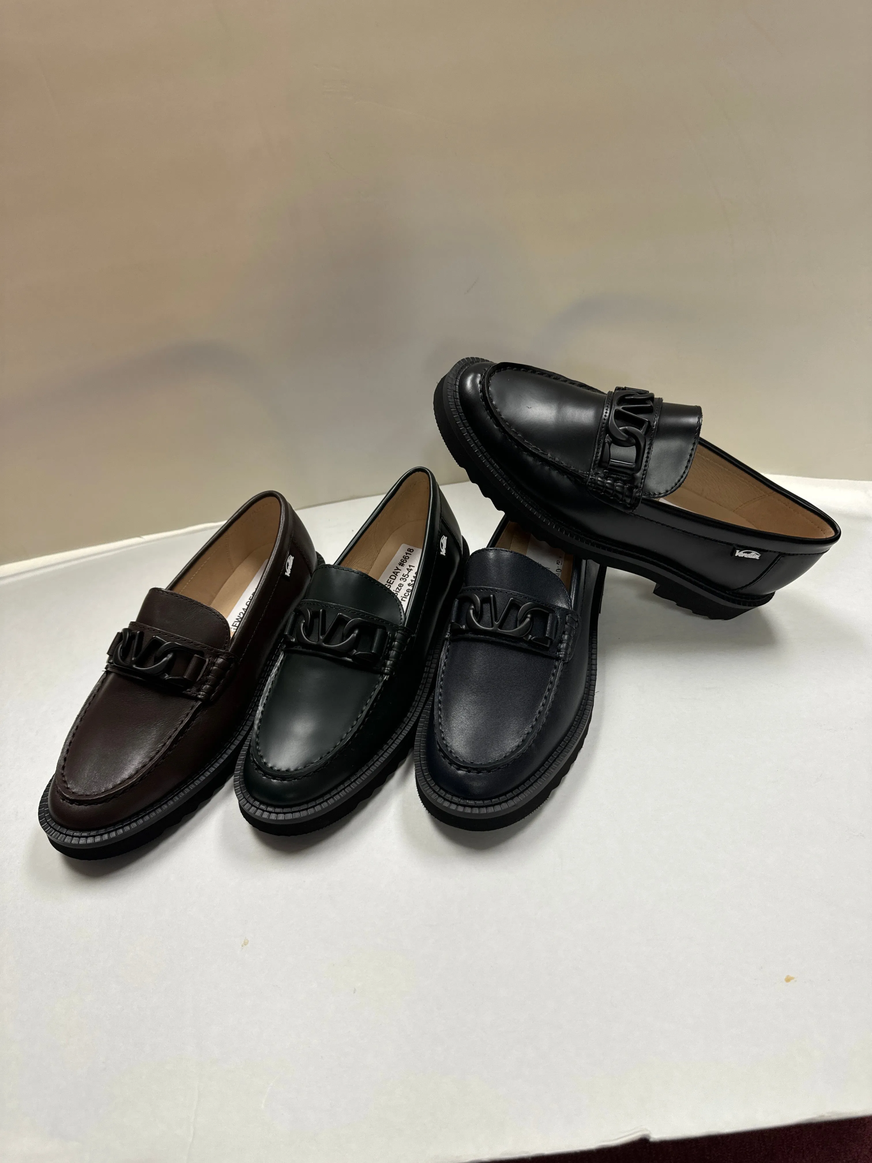 SALE FW24 Venettini London8 Classic Thick Sole Chained Penny Loafer